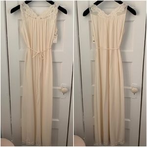 NWT Vintage Cream Silky Nightgown.  Shadowline